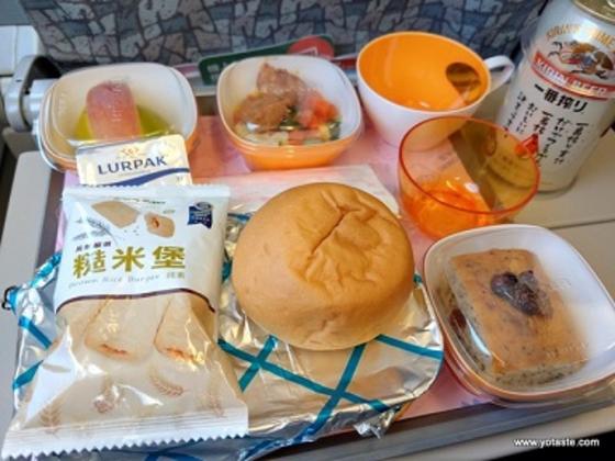 眼鏡伯為長榮航空製造糙米堡，是台灣伴手禮專家，台灣水果寄日本推薦